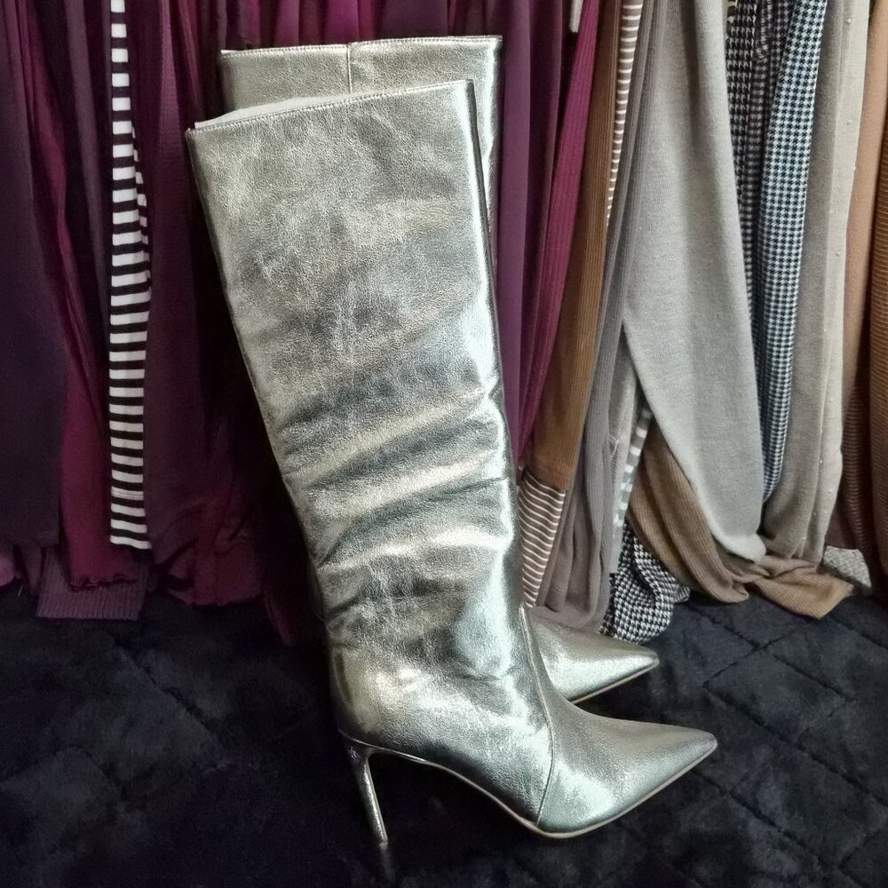 NWT Express Gold Boots